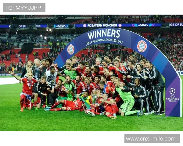 多特蒙德与拜仁激战欧冠决赛谁将捧起梦寐以求的冠军奖杯